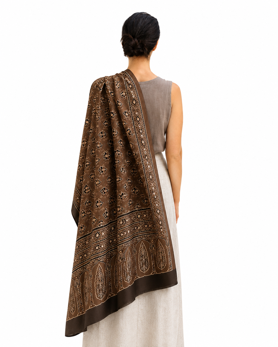 Why House of Falguni chose modal silk over pure silk for the Nilufar stole