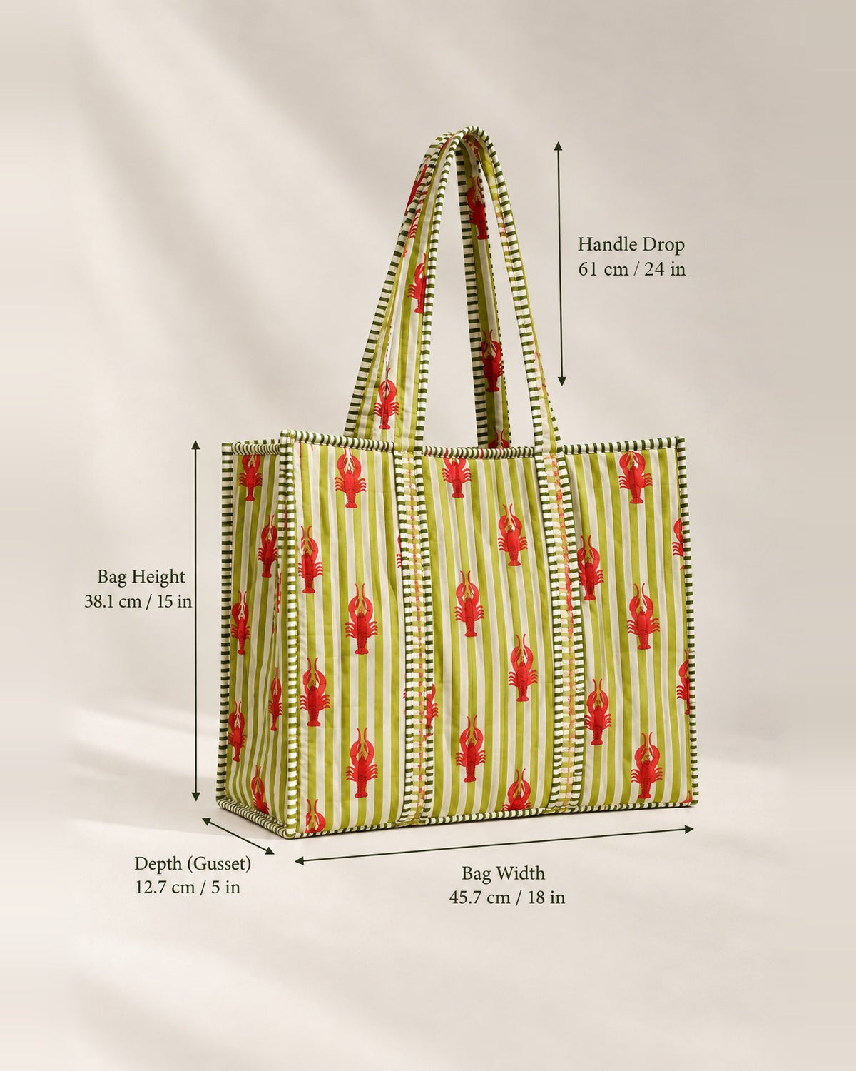 Aakar quilted tote size chart: 18 in (45.7 cm) wide, 15 in (38.1 cm) t